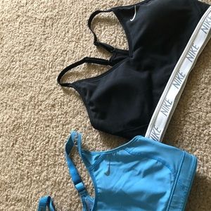 Nike sports bras medium